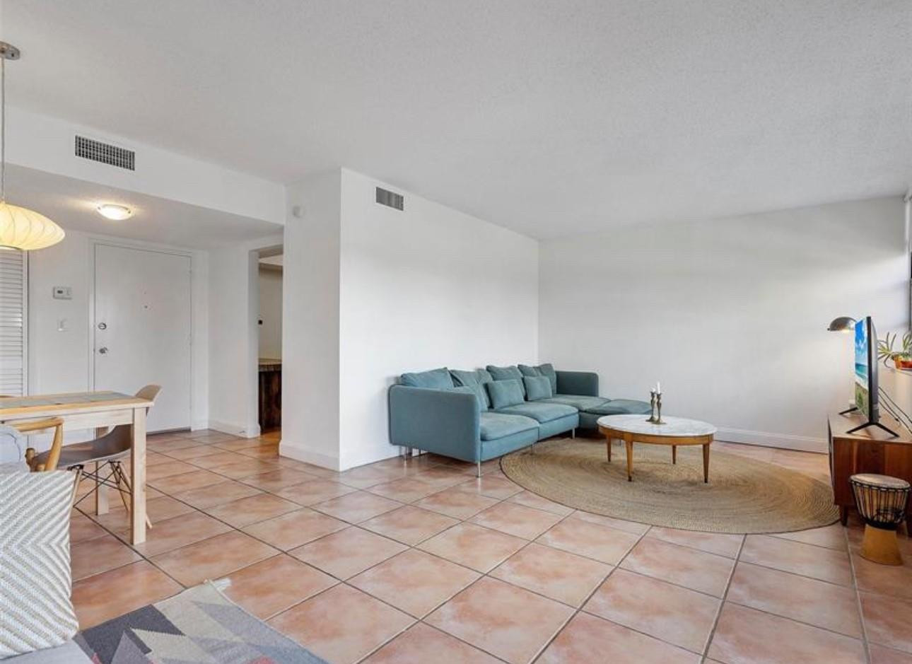 11930 N Bayshore Dr #301 North Miami, FL 33181