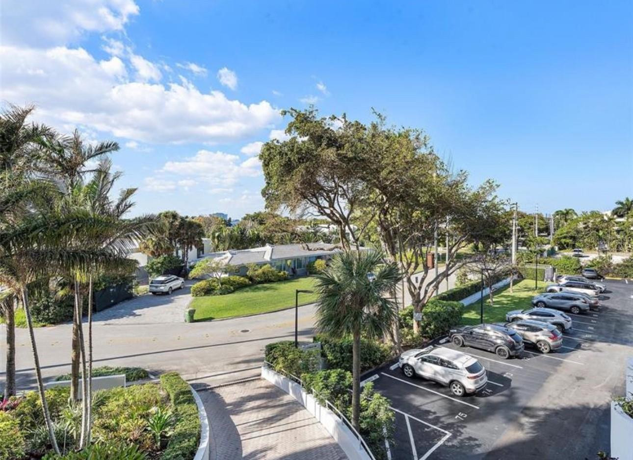 11930 N Bayshore Dr #301 North Miami, FL 33181