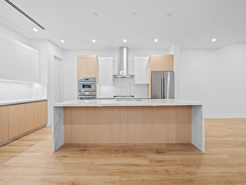 808 SE 12th St #808 Fort Lauderdale, FL 33316