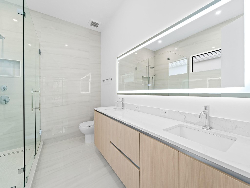 808 SE 12th St #808 Fort Lauderdale, FL 33316