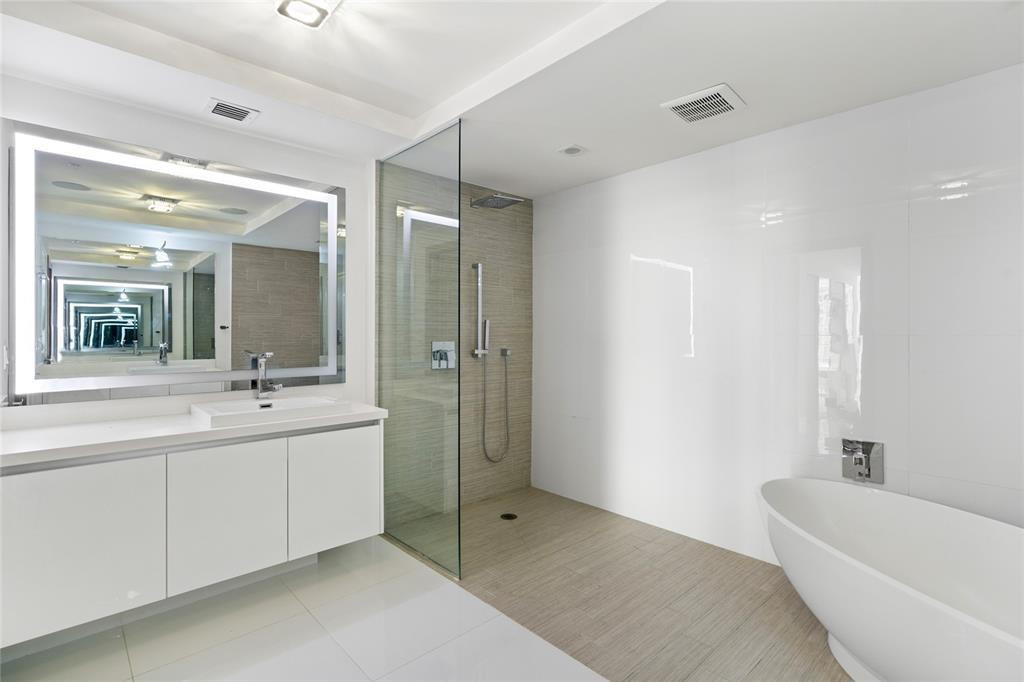 300 Sunny Isles #4-1908 Sunny Isles Beach, FL 33160