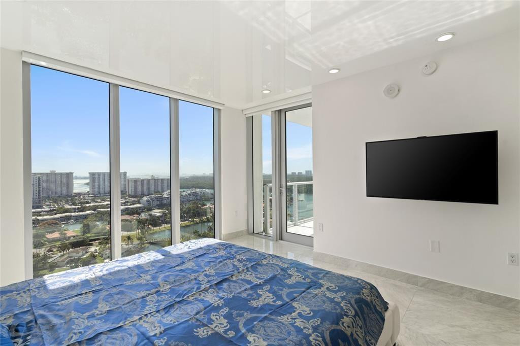 300 Sunny Isles #4-1908 Sunny Isles Beach, FL 33160