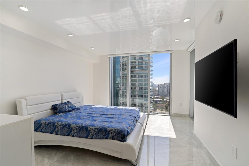 300 Sunny Isles #4-1908 Sunny Isles Beach, FL 33160