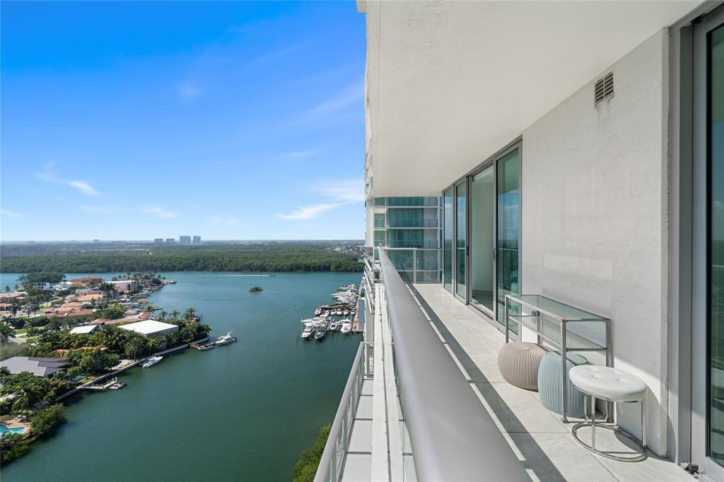 300 Sunny Isles #4-1908 Sunny Isles Beach, FL 33160