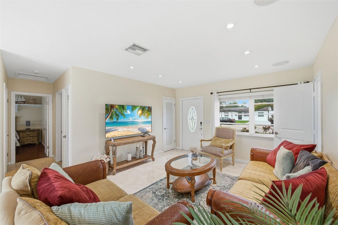 1009 Mango Fort Lauderdale, FL 33315