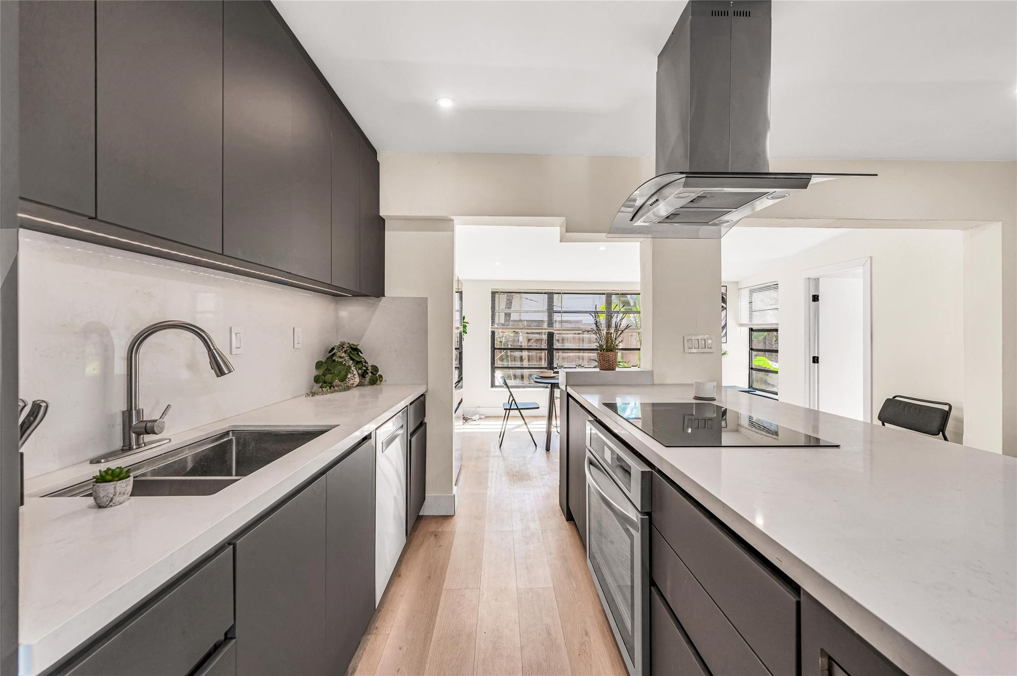 1760 NE 13th Fort Lauderdale, FL 33304