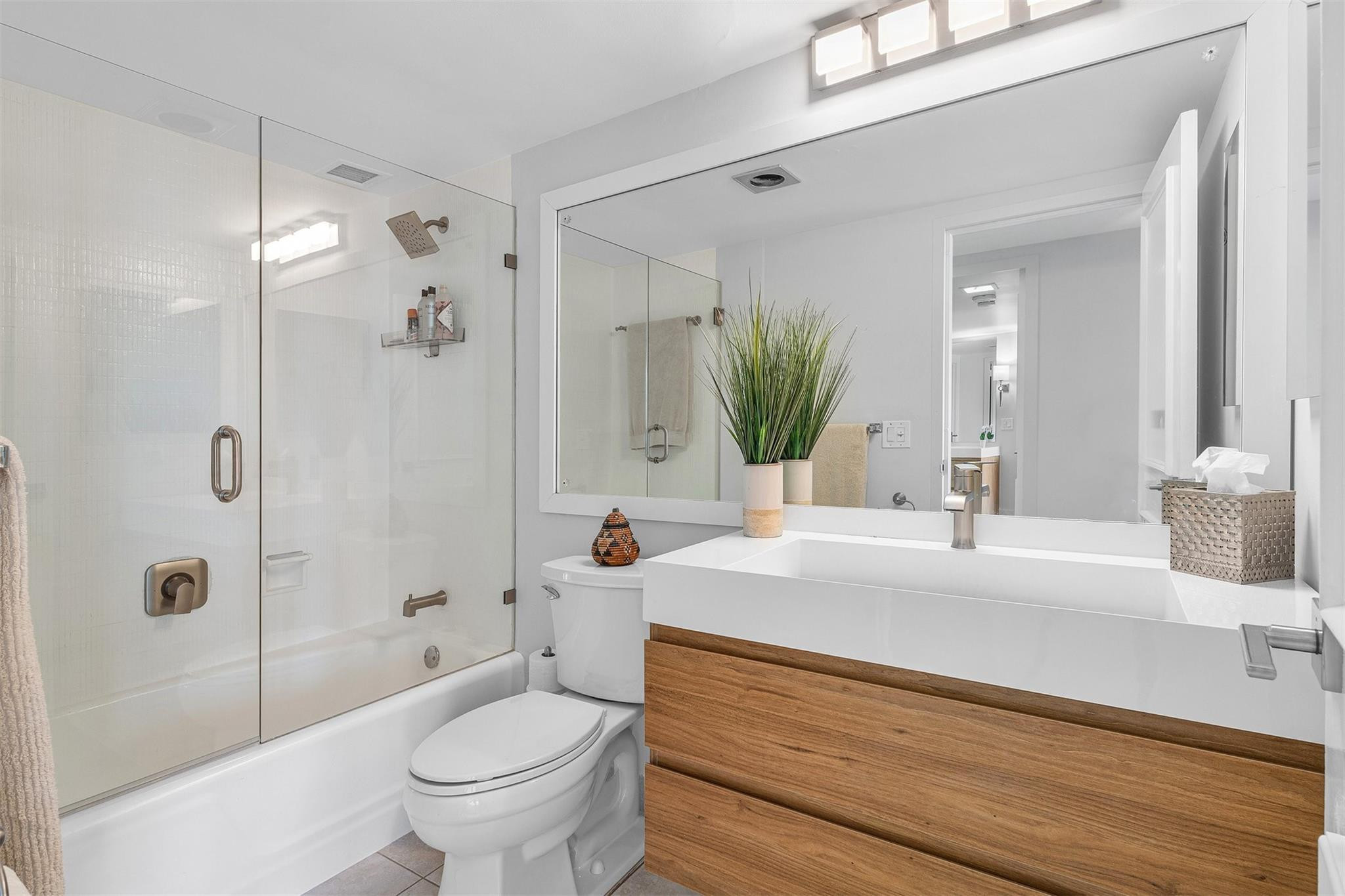 3000 Holiday #1605 Fort Lauderdale, FL 33316