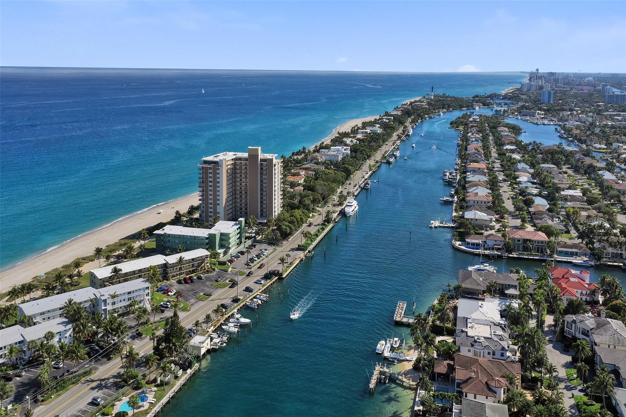 1039 Hillsboro Mile #22