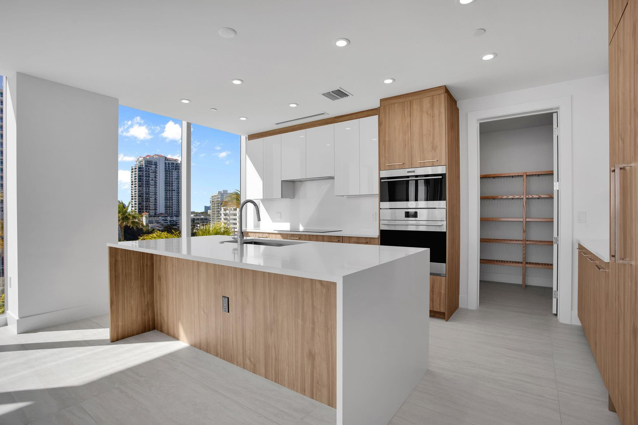 151 N Seabreeze #501-E Fort Lauderdale, FL 33304