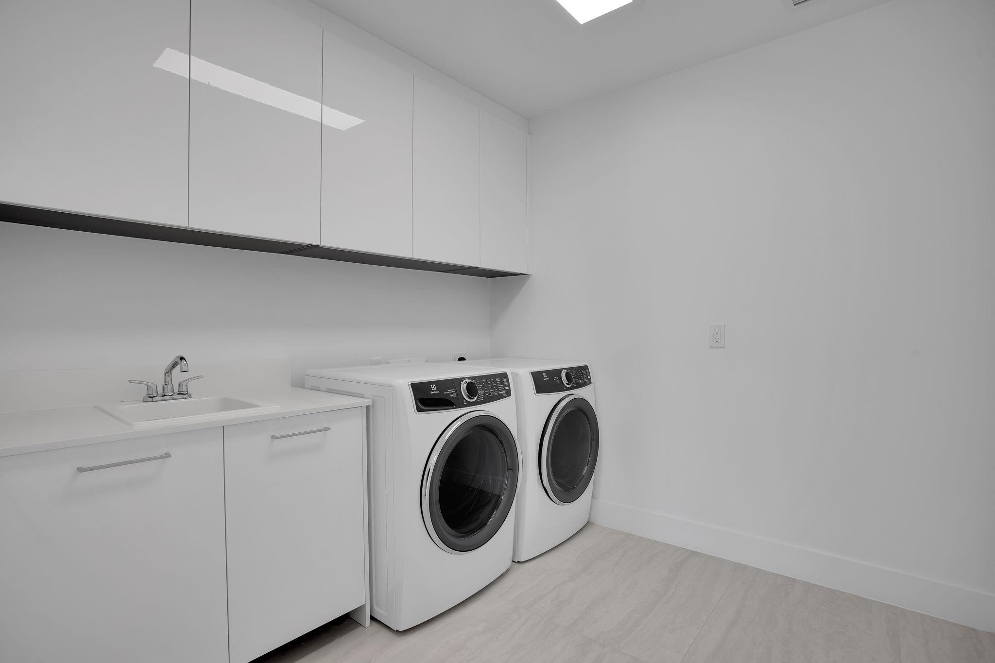 151 N Seabreeze #501-E Fort Lauderdale, FL 33304