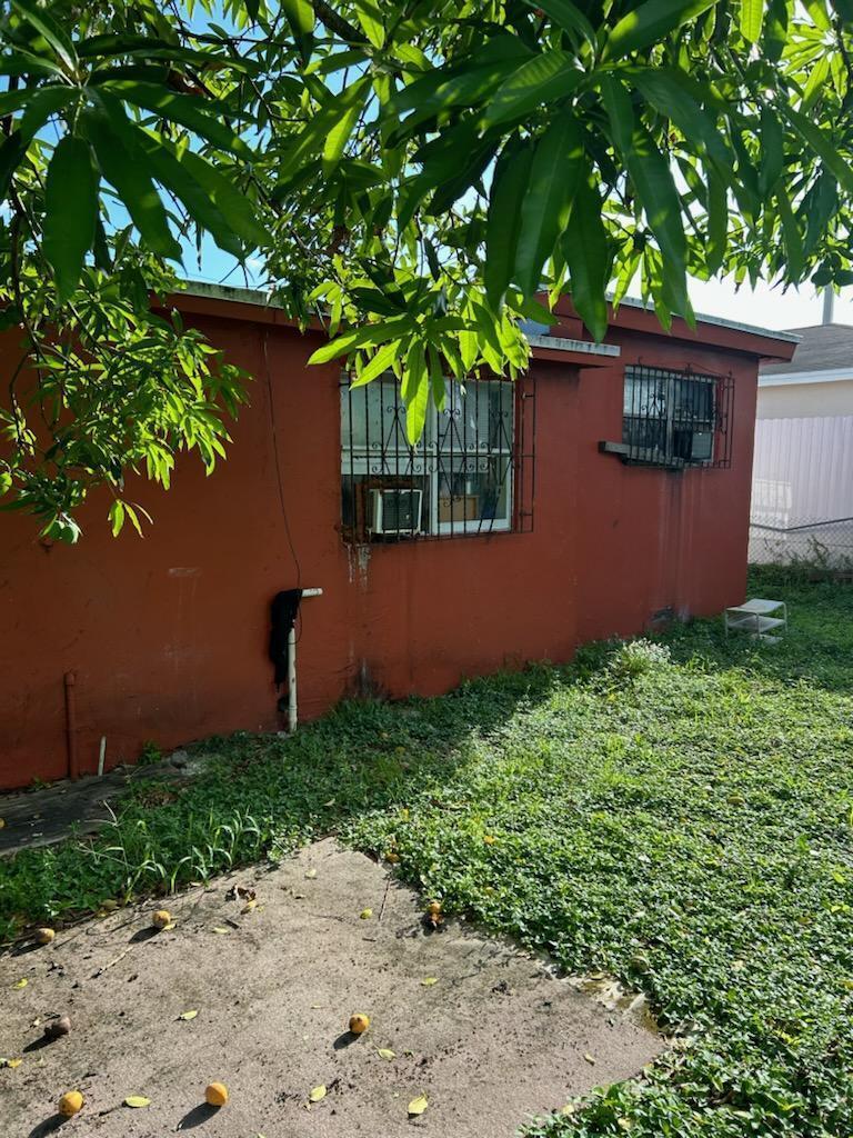 1220 NW 71st St Miami, FL 33147