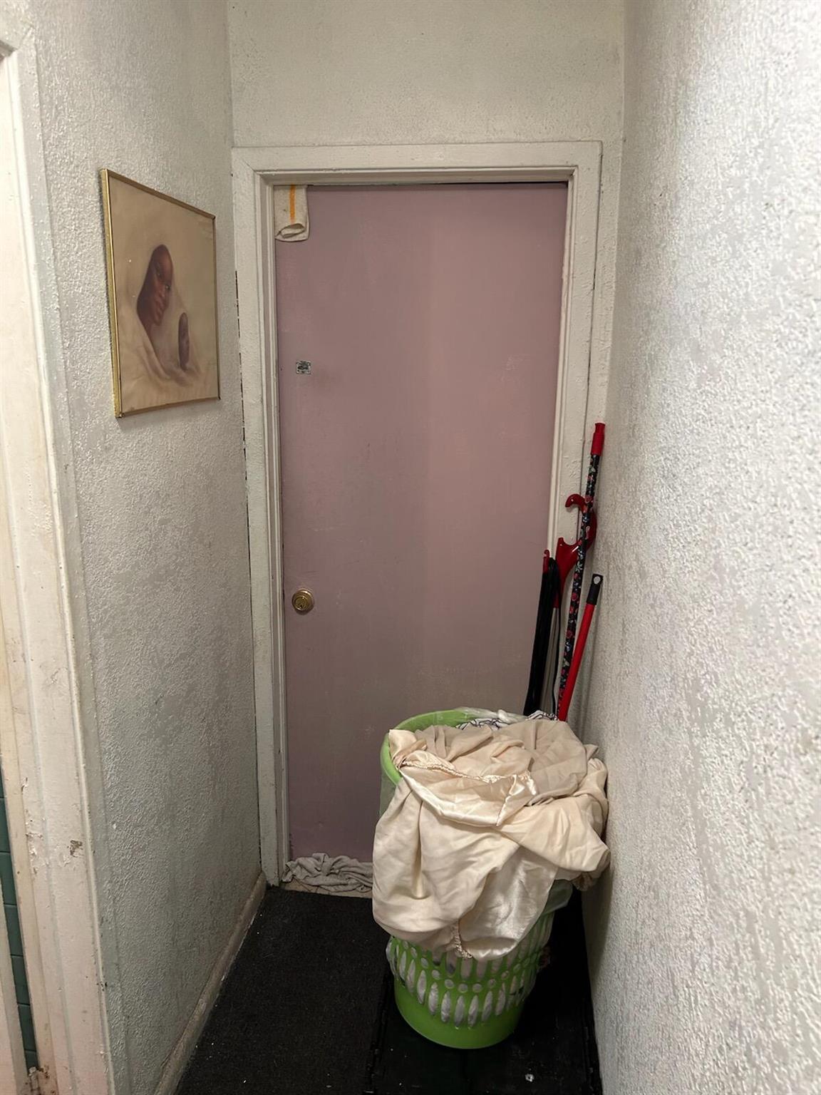 1220 NW 71st St Miami, FL 33147