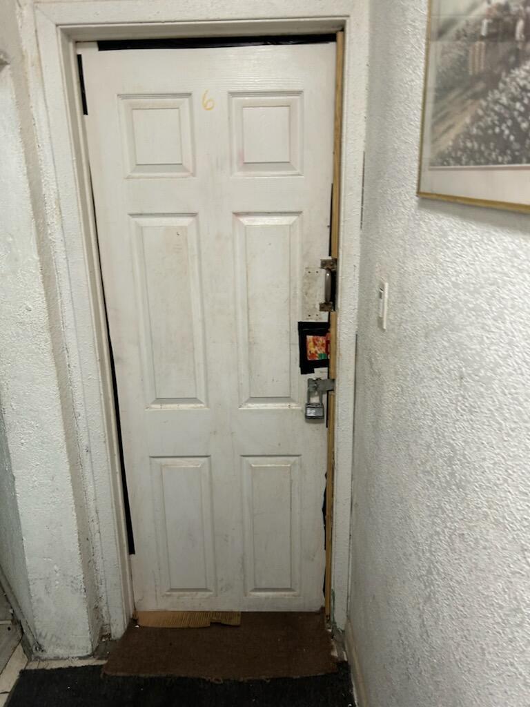 1220 NW 71st St Miami, FL 33147