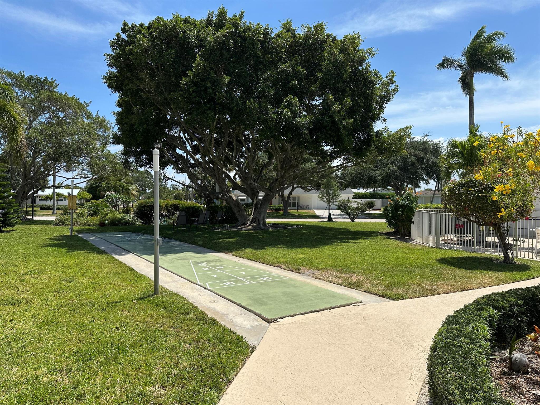 331 Tequesta Dr #212 Tequesta, FL 33469