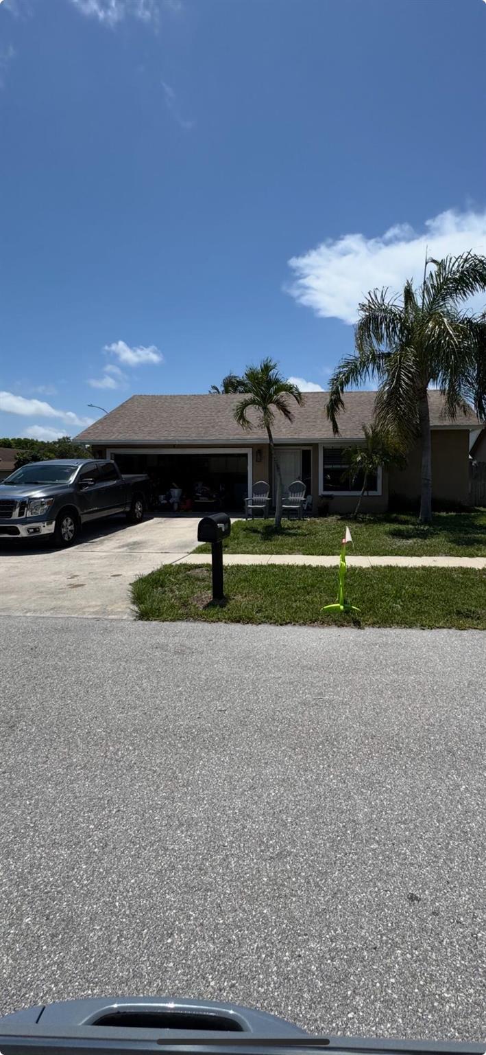 1808 Banyan Crk Cir
