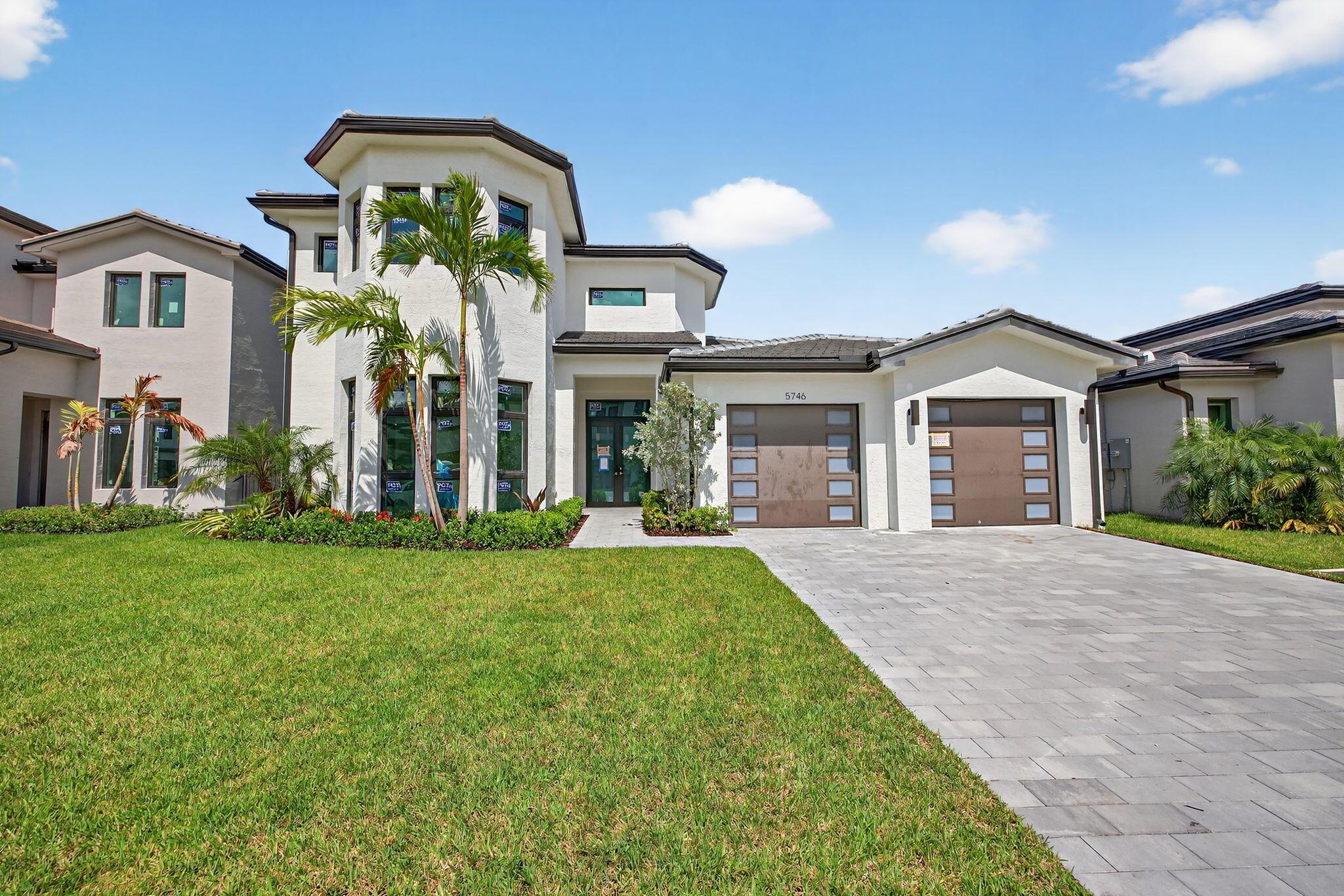 5746 Ashwood Cir