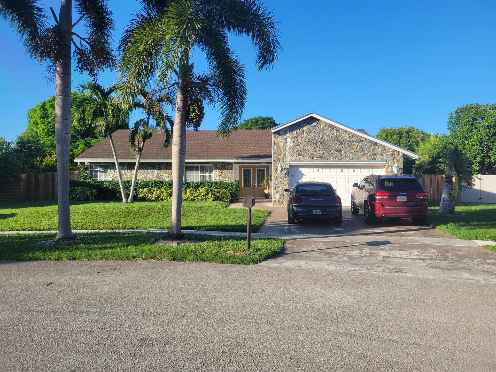 4460 NW 72nd Ter