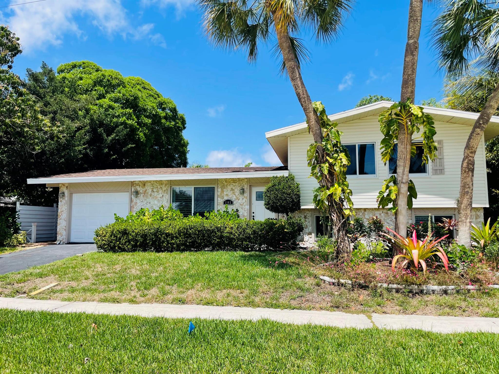 1145 SW 5th St