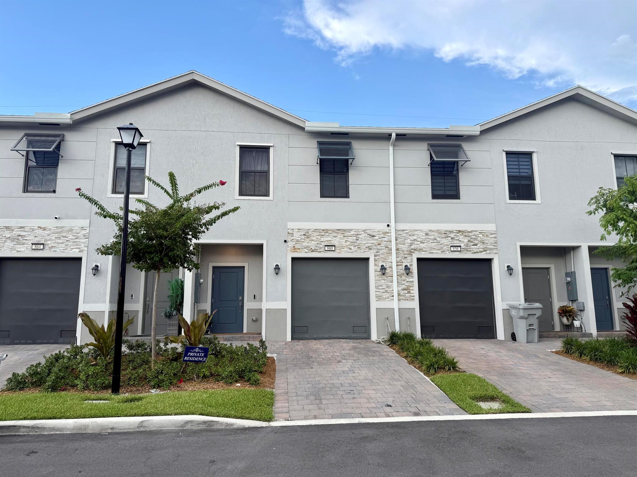 860 NW 3rd Ter