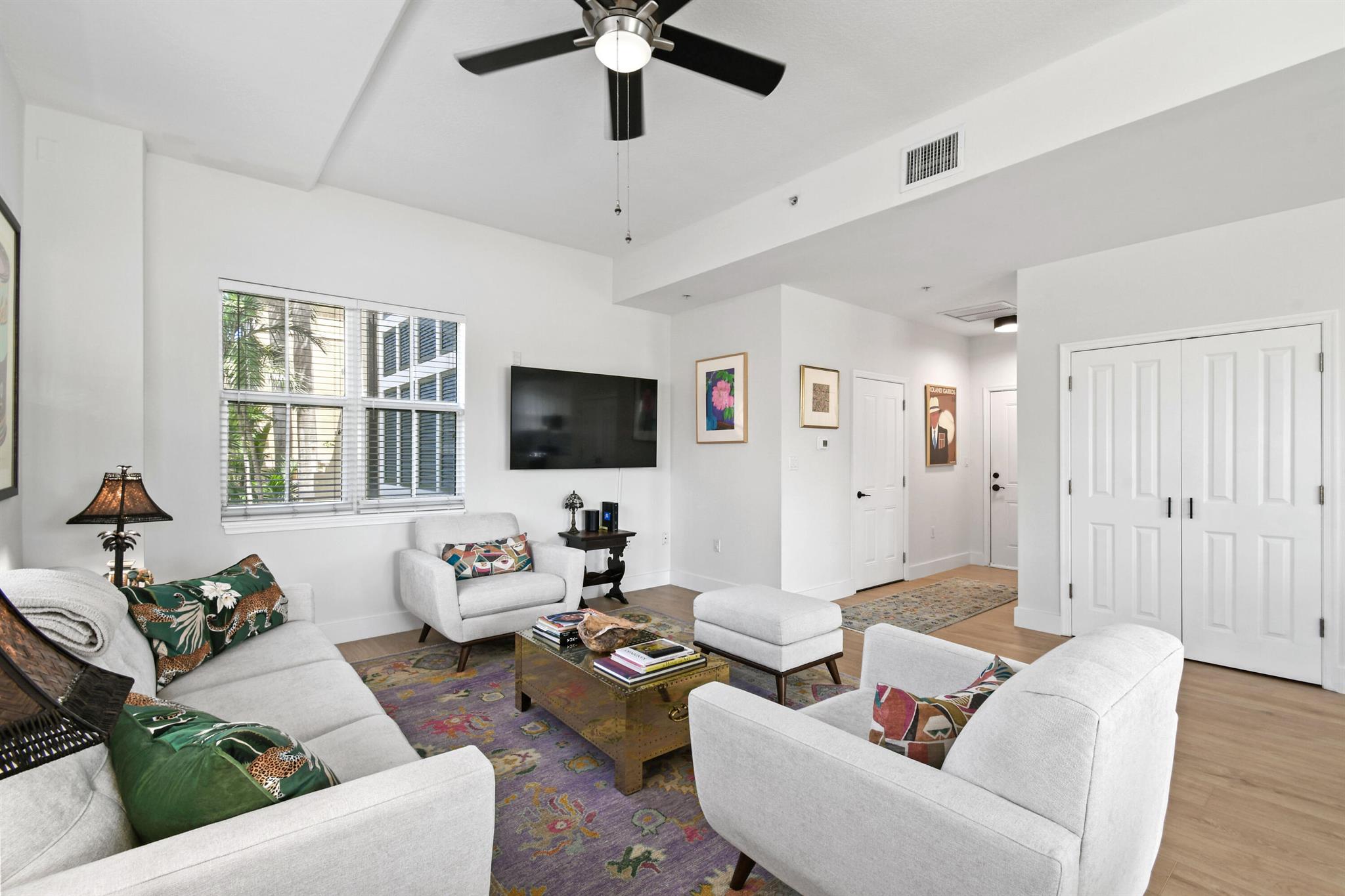 3940 N Flagler Dr #206