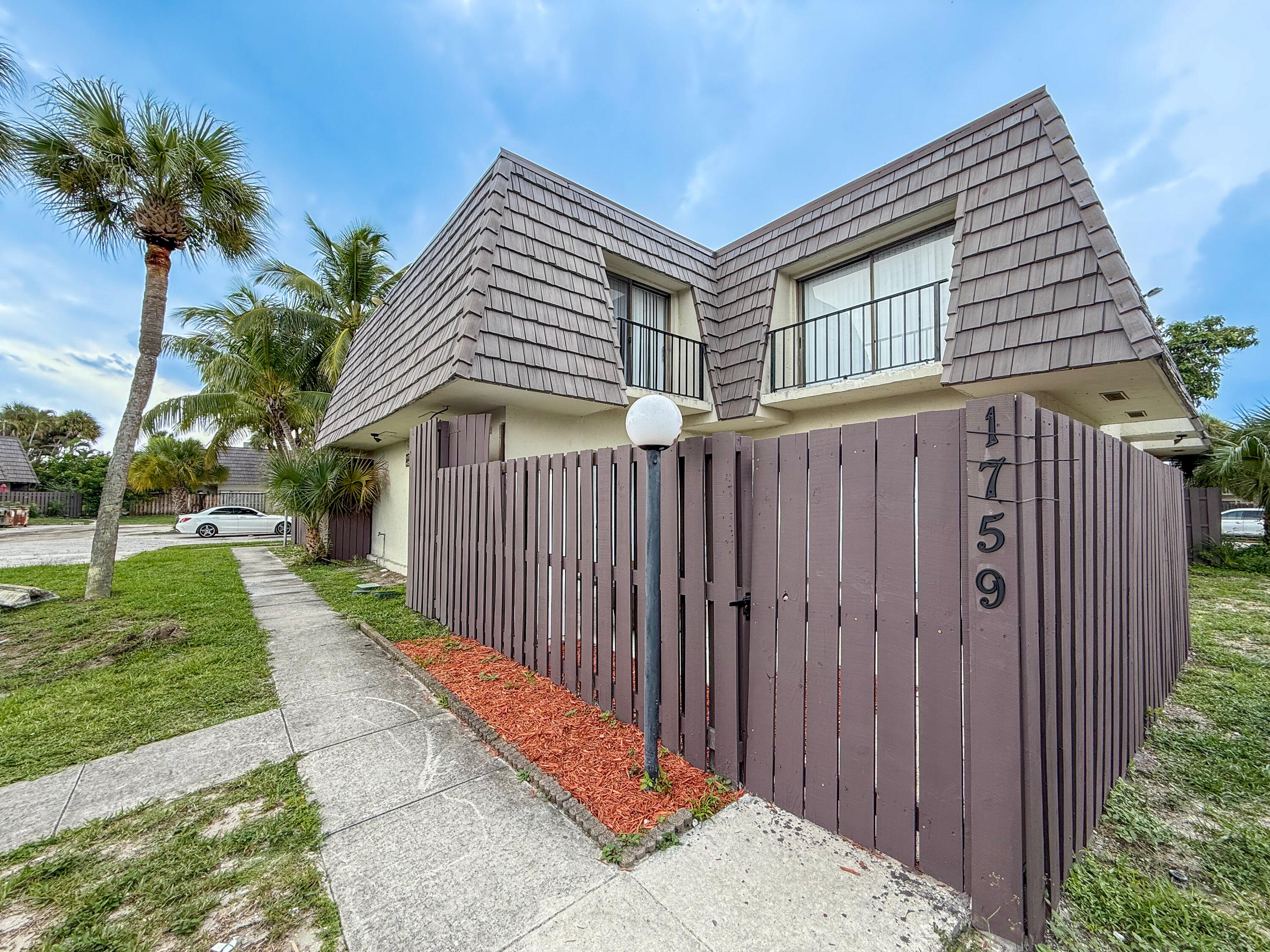 1759 N Congress Ave