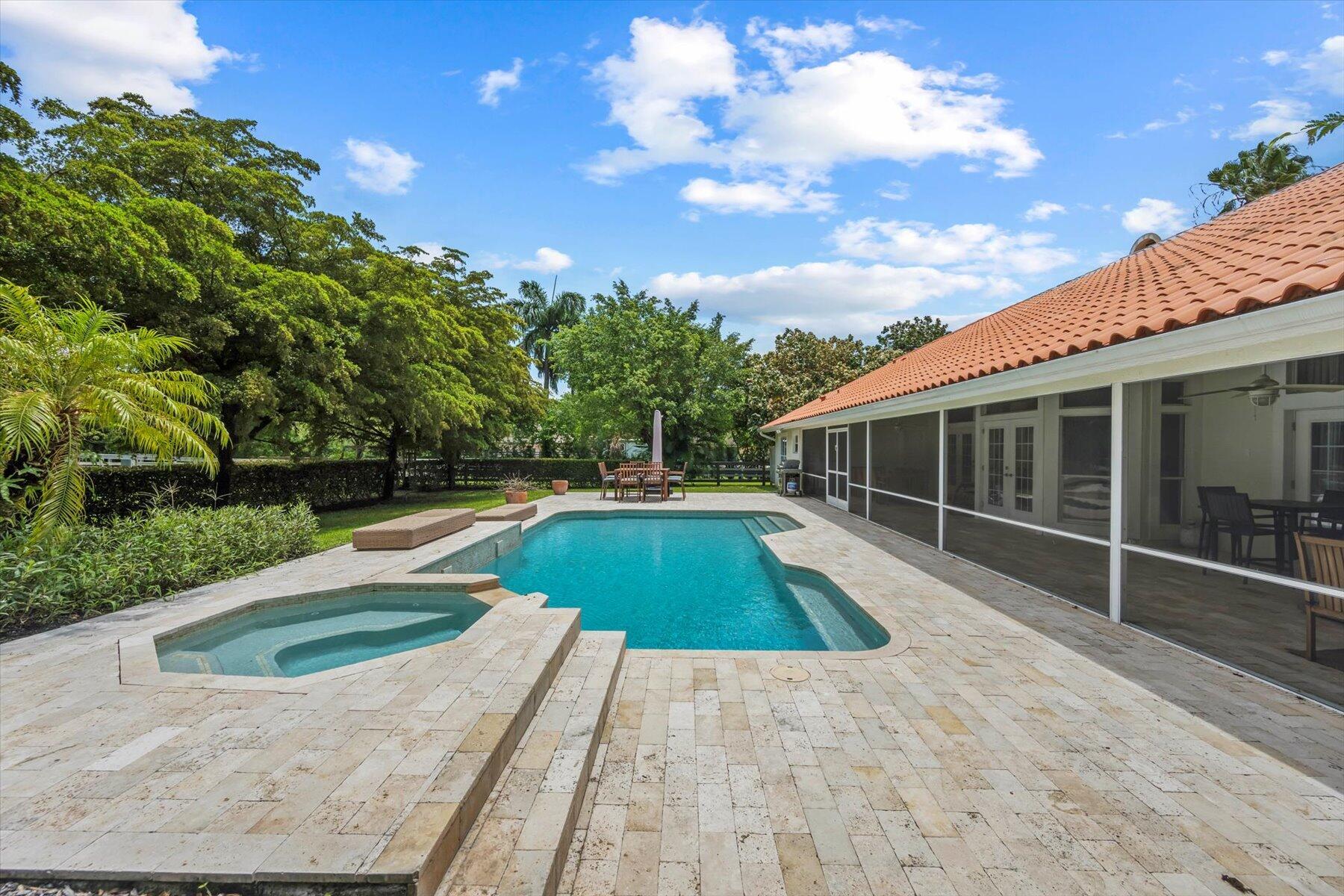 2439 Appaloosa Trl Wellington, FL 33414