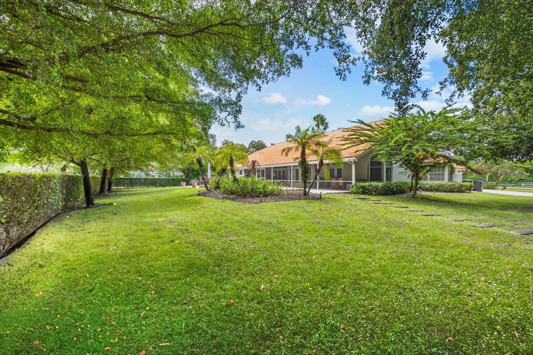 2439 Appaloosa Trl Wellington, FL 33414