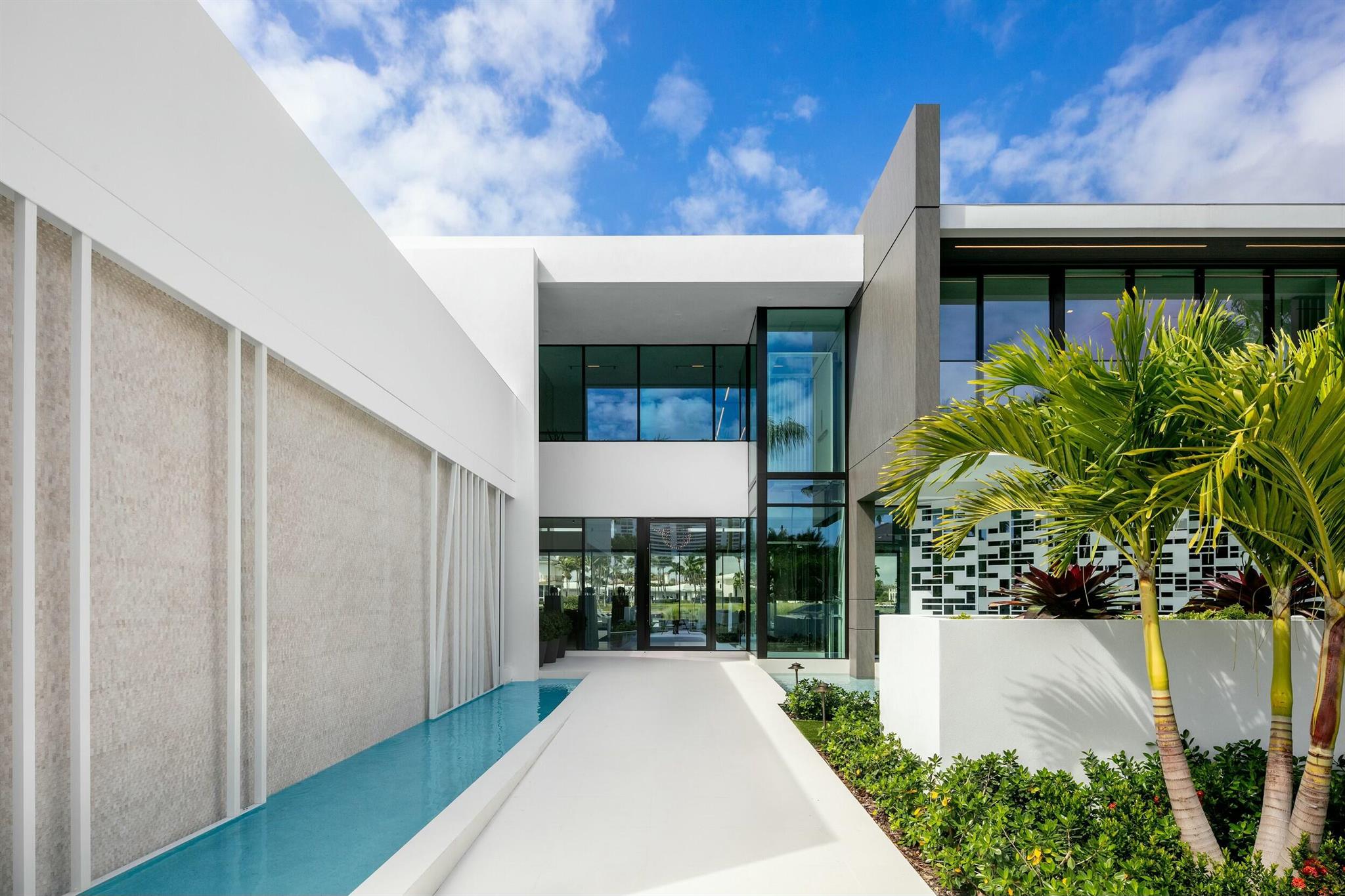 2633 Spanish Riv Rd Boca Raton, FL 33432