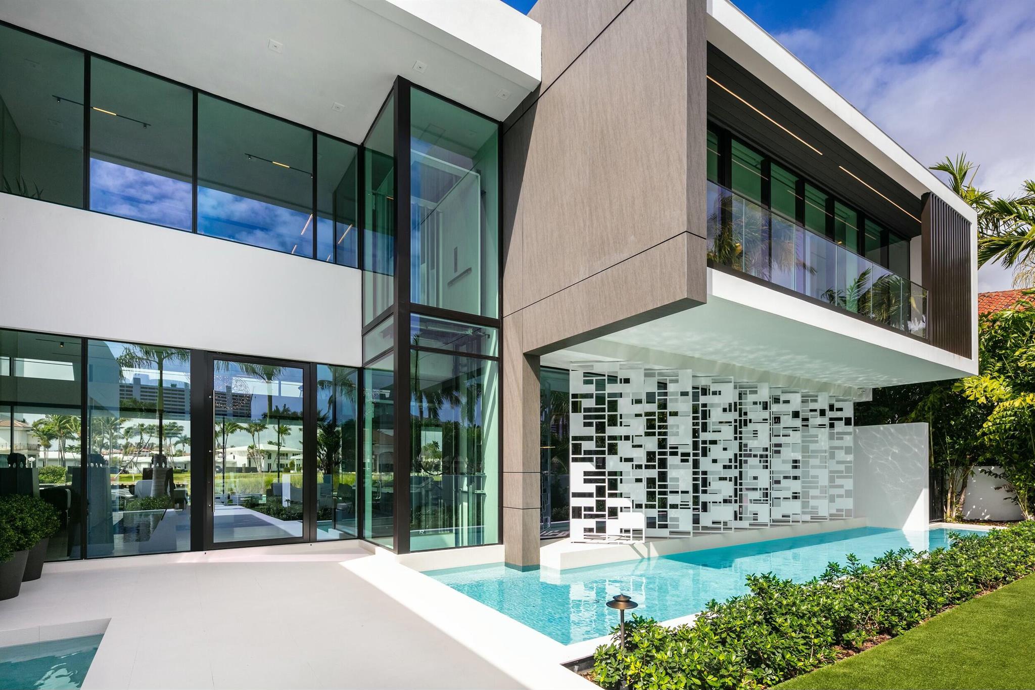 2633 Spanish Riv Rd Boca Raton, FL 33432