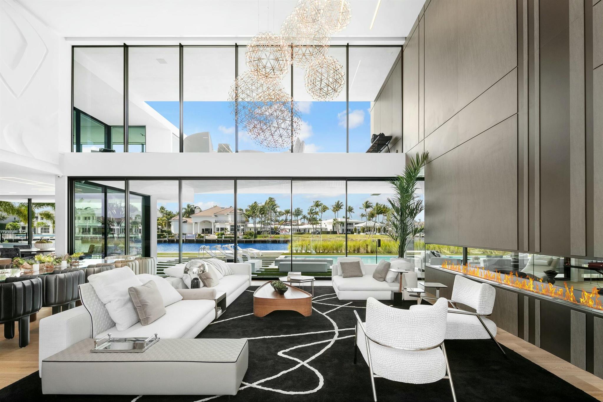 2633 Spanish Riv Rd Boca Raton, FL 33432