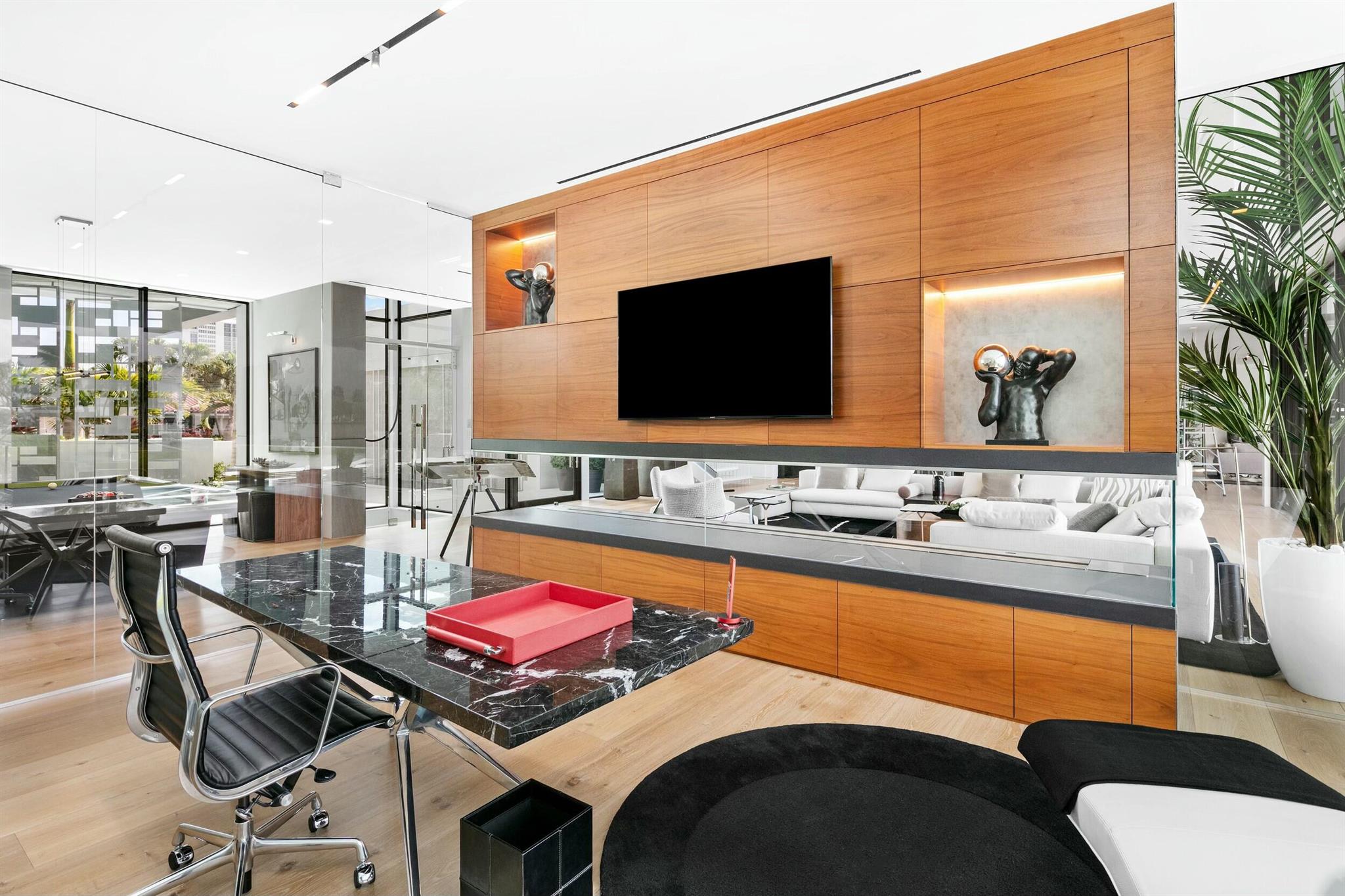 2633 Spanish Riv Rd Boca Raton, FL 33432