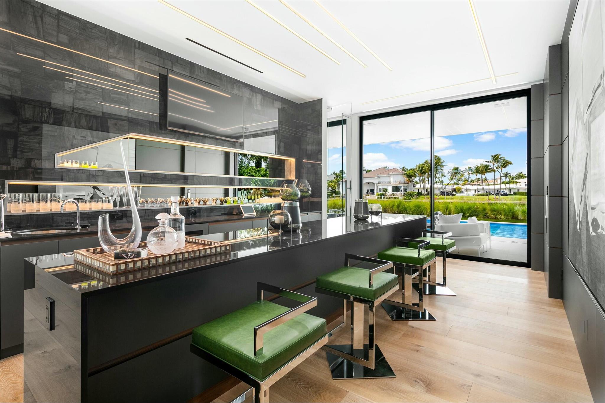 2633 Spanish Riv Rd Boca Raton, FL 33432