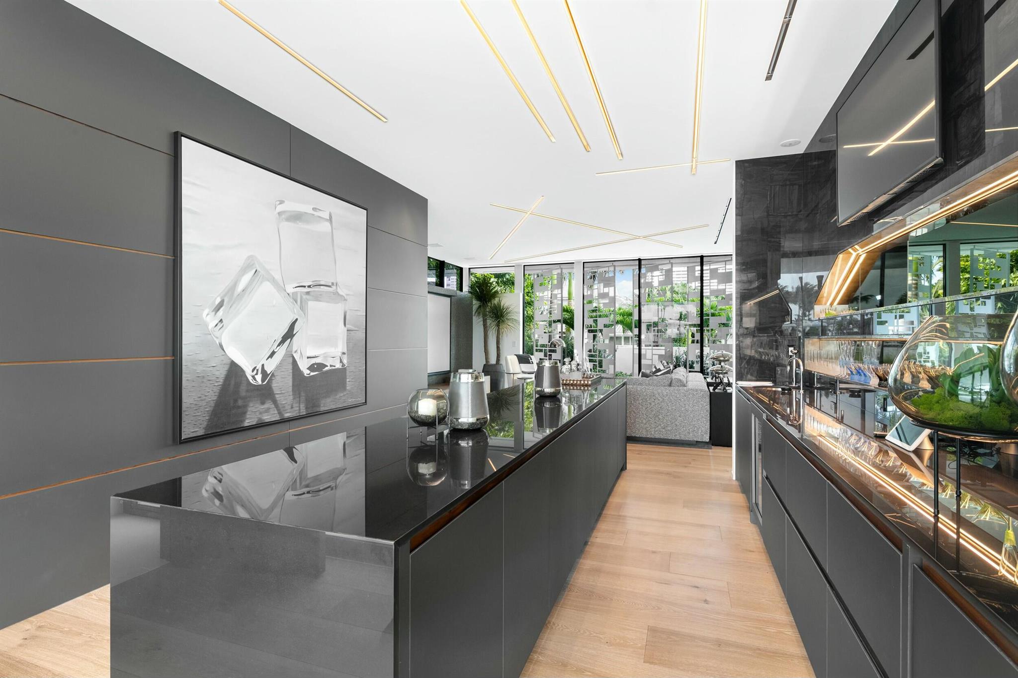 2633 Spanish Riv Rd Boca Raton, FL 33432