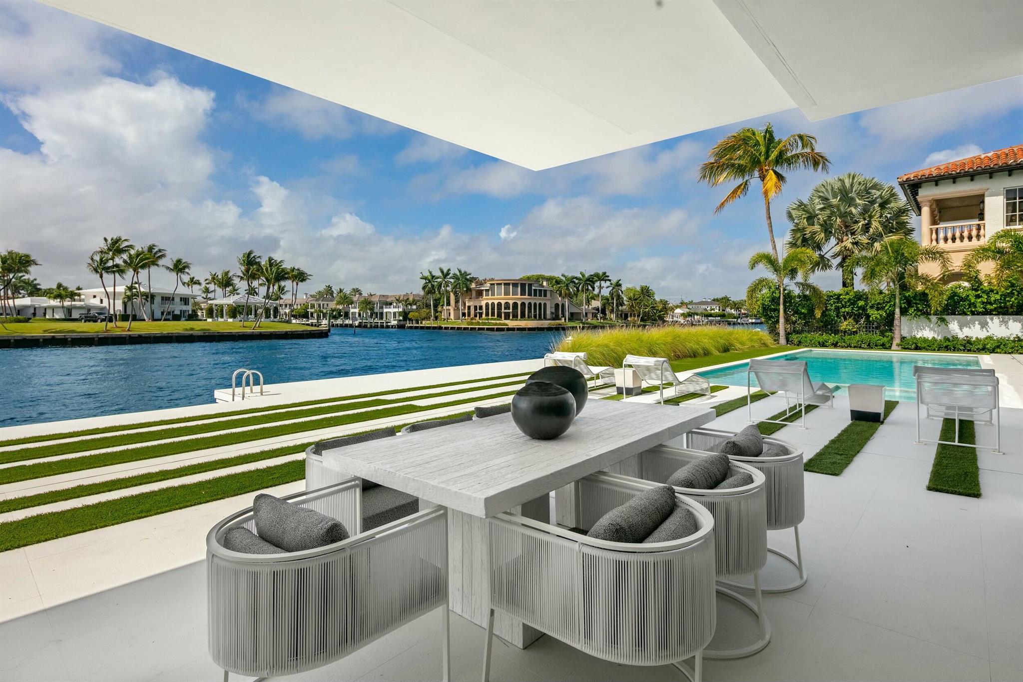 2633 Spanish Riv Rd Boca Raton, FL 33432