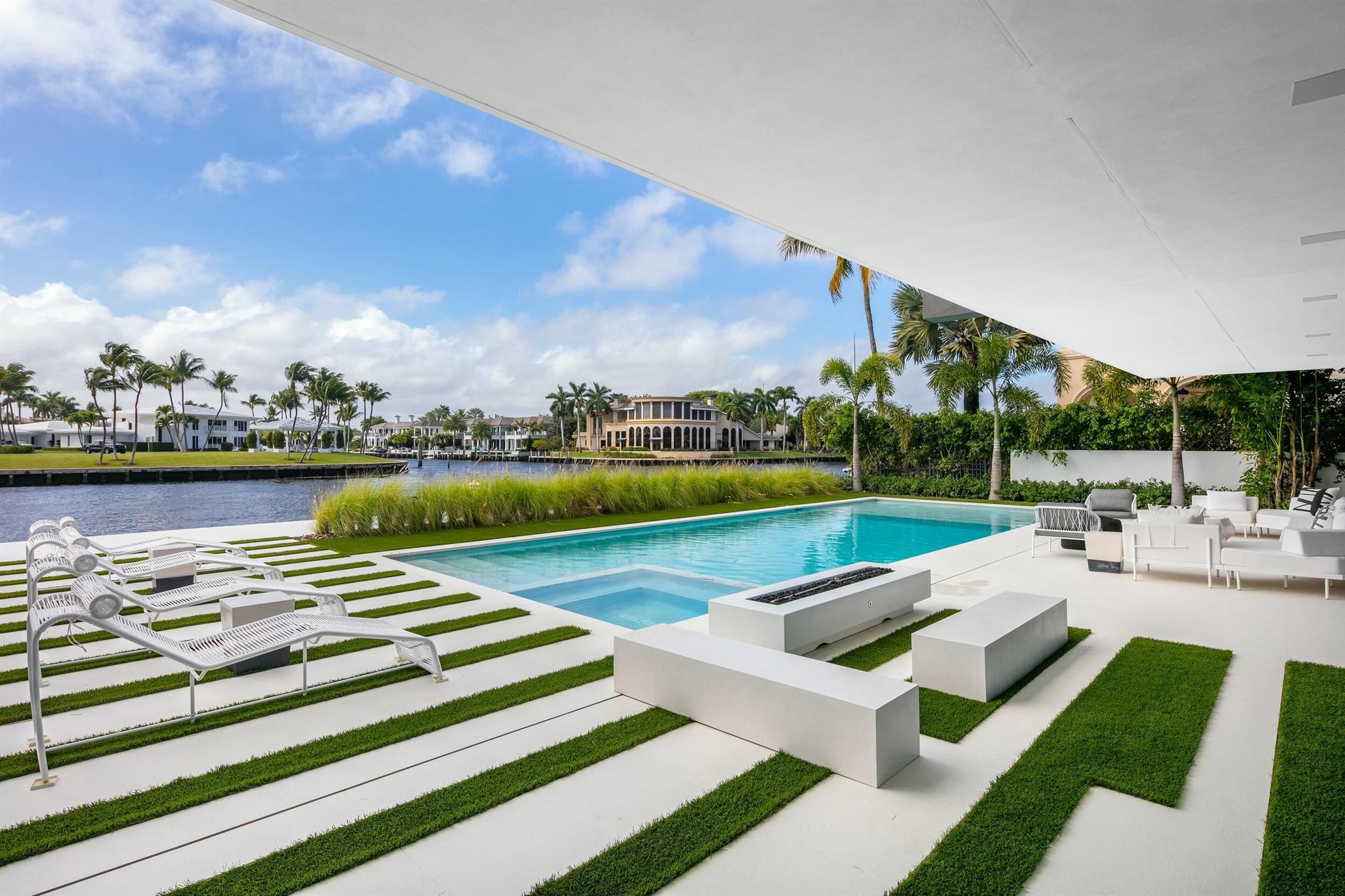 2633 Spanish Riv Rd Boca Raton, FL 33432