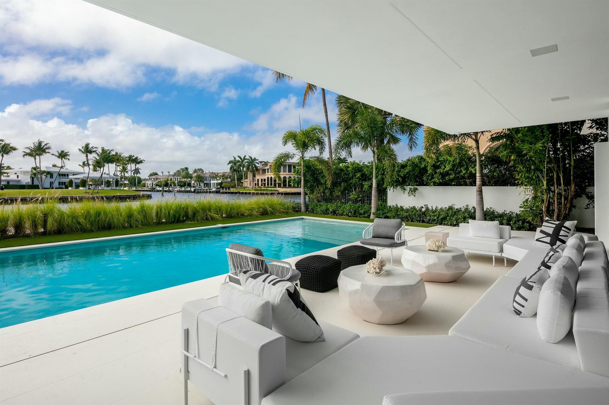 2633 Spanish Riv Rd Boca Raton, FL 33432