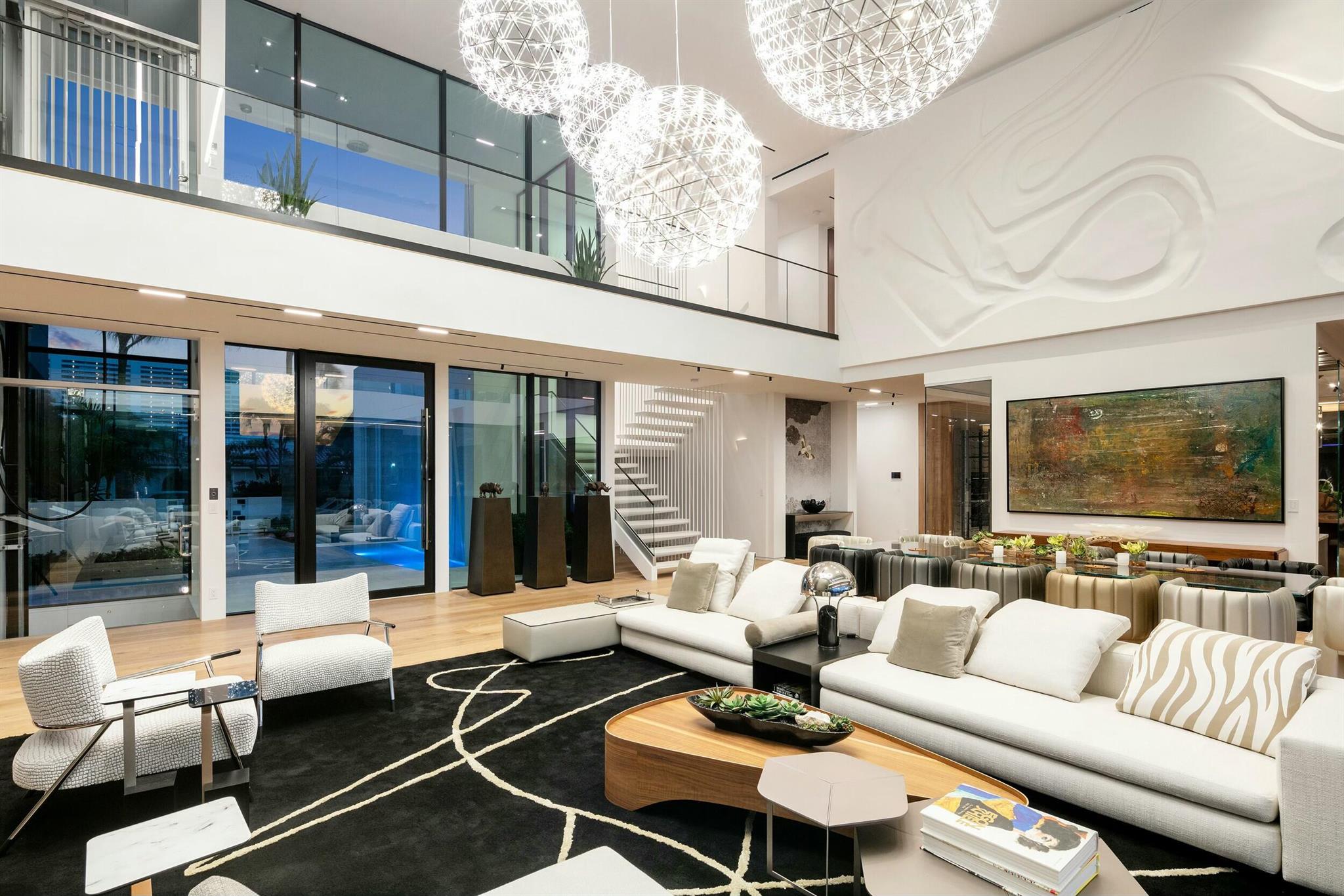 2633 Spanish Riv Rd Boca Raton, FL 33432