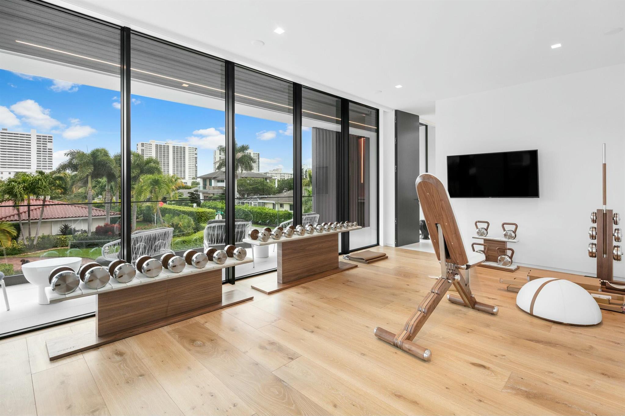 2633 Spanish Riv Rd Boca Raton, FL 33432