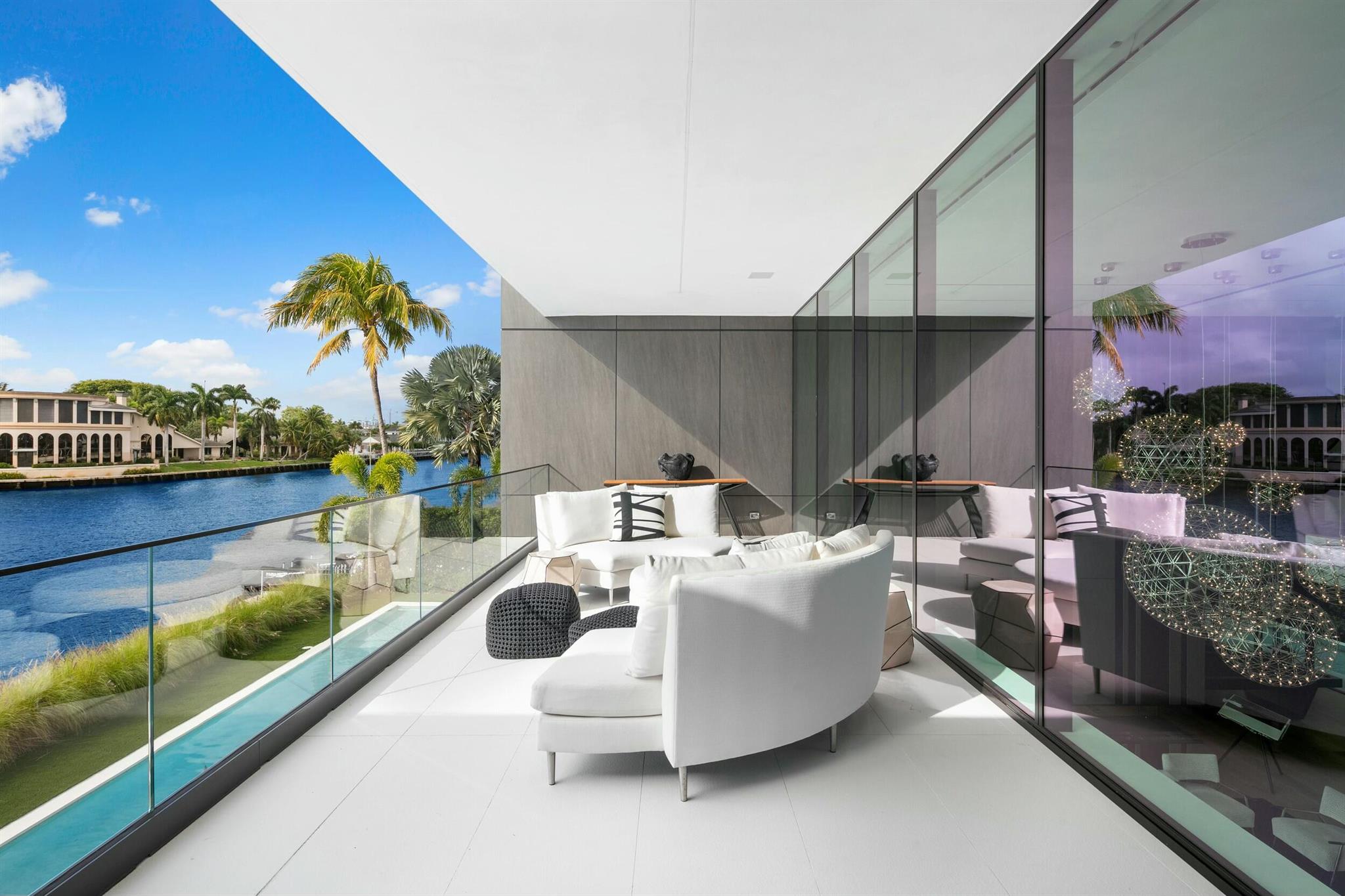 2633 Spanish Riv Rd Boca Raton, FL 33432