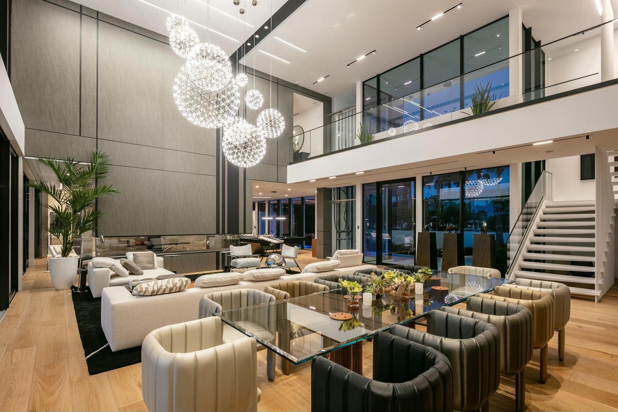 2633 Spanish Riv Rd Boca Raton, FL 33432