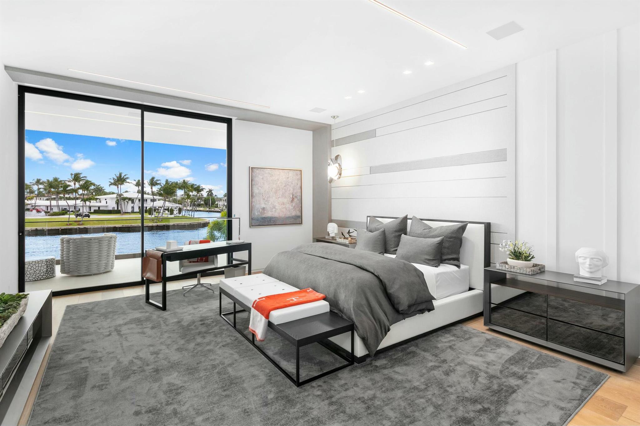 2633 Spanish Riv Rd Boca Raton, FL 33432