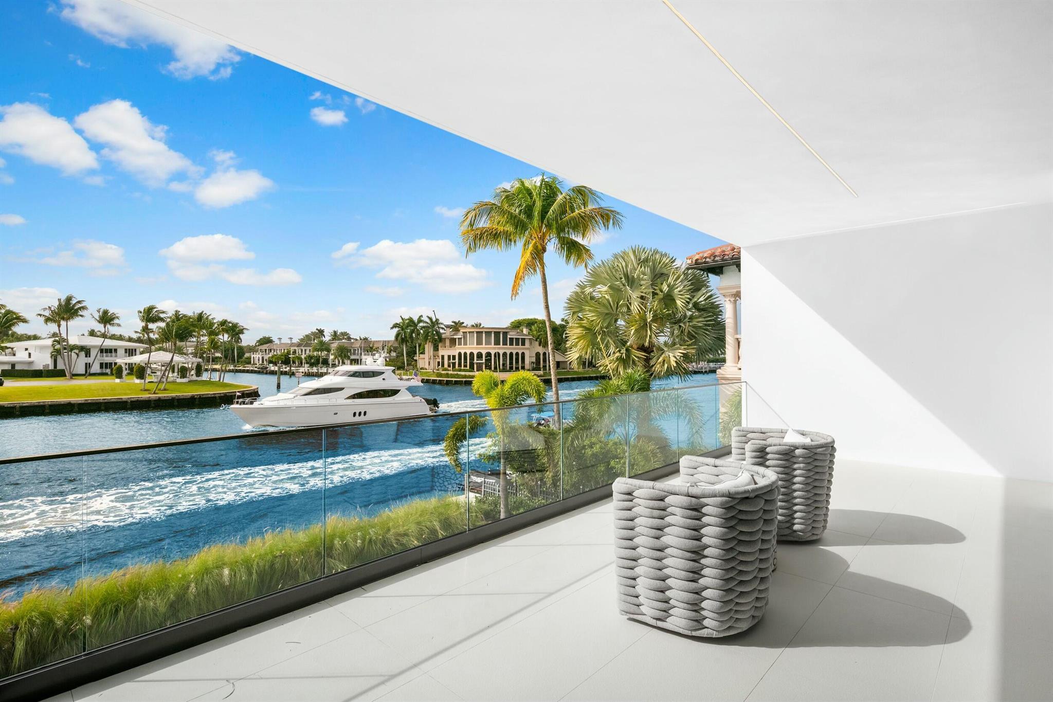 2633 Spanish Riv Rd Boca Raton, FL 33432