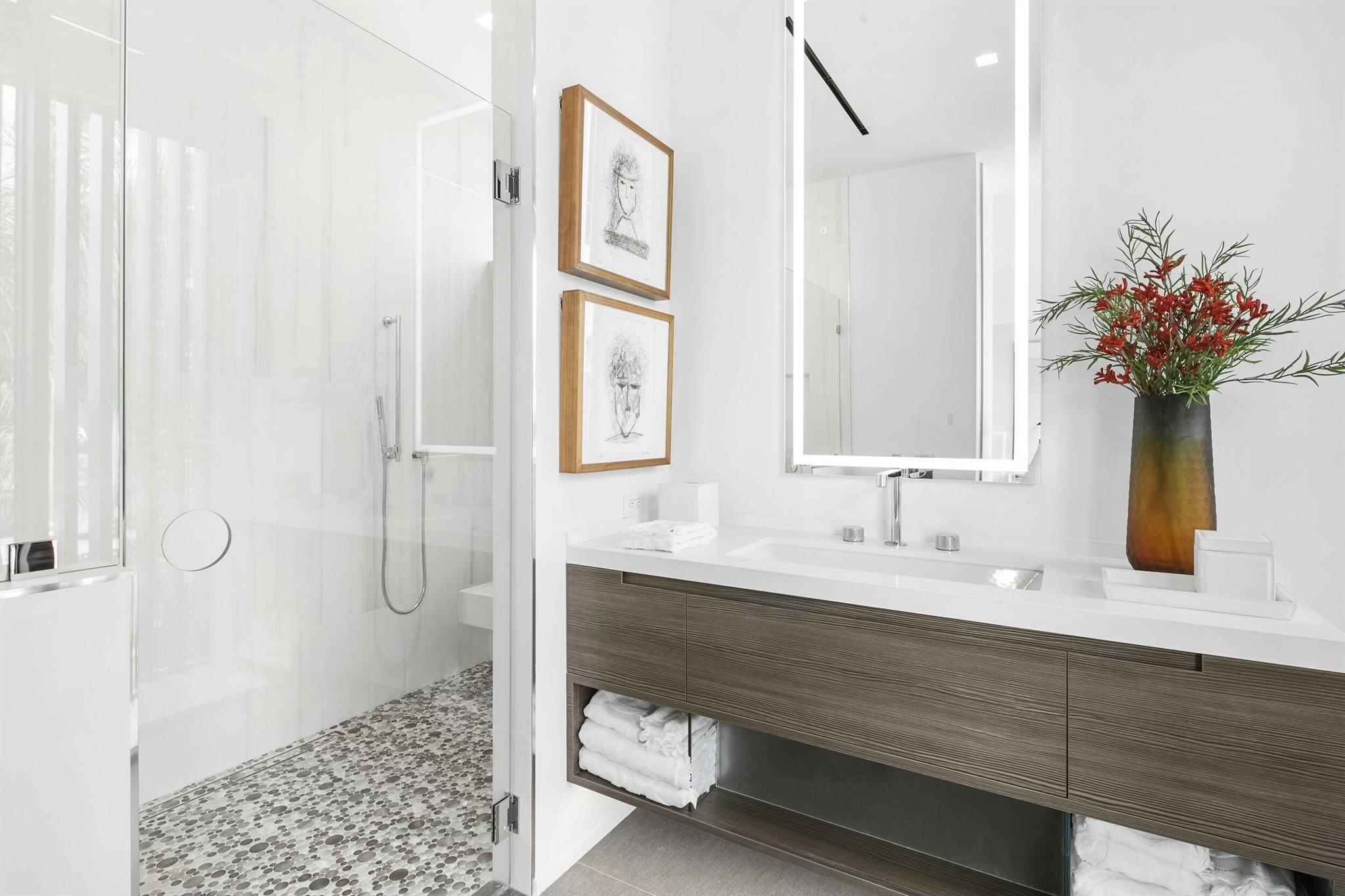 2633 Spanish Riv Rd Boca Raton, FL 33432