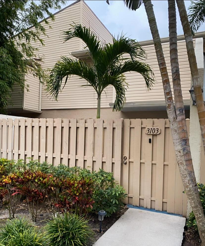 612 Executive Ctr Dr #103