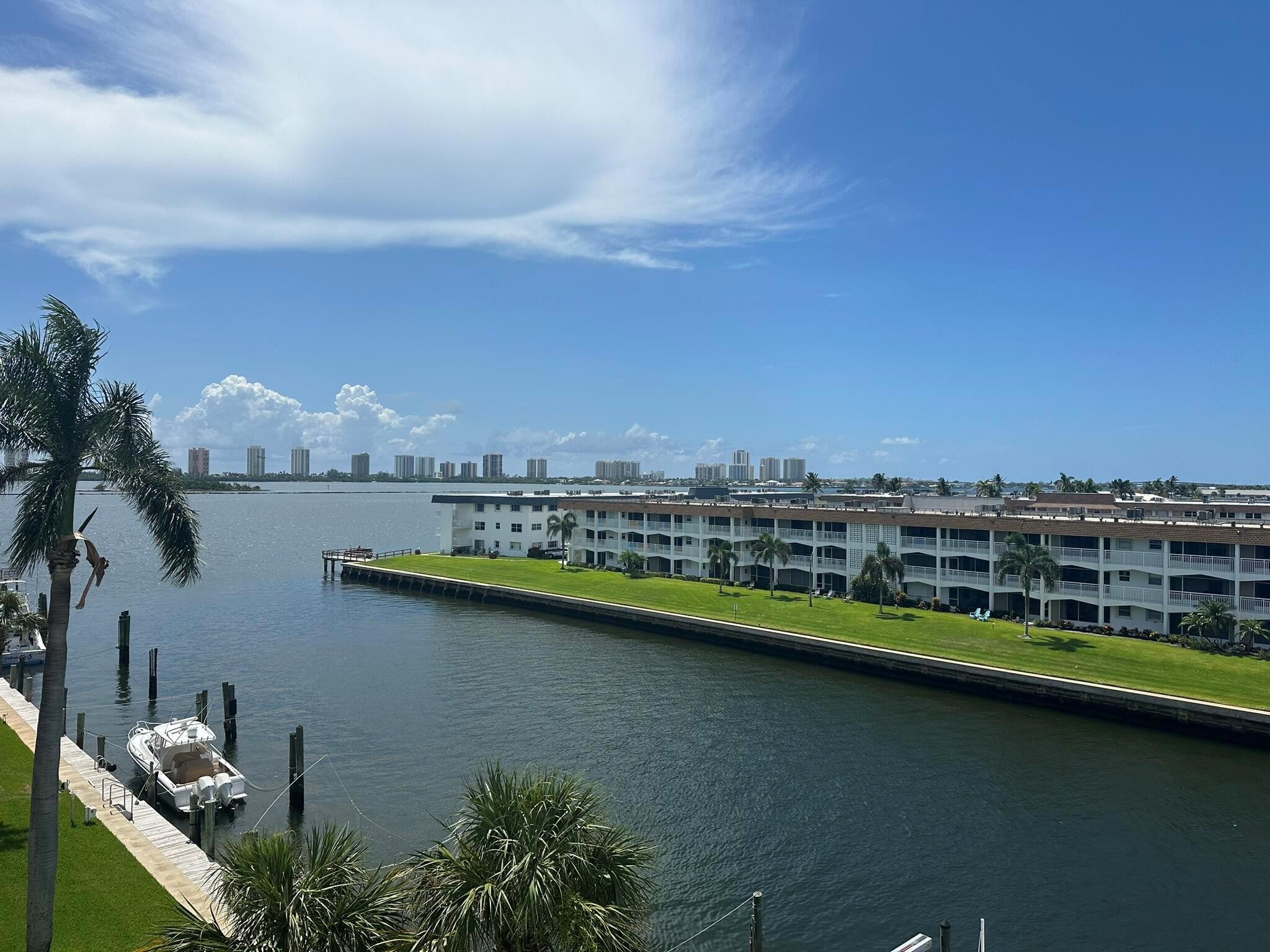 104 Paradise Harbour Blvd #502