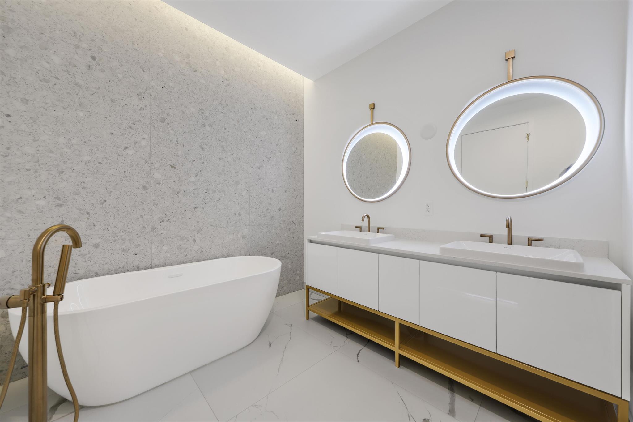 2655 S Bayshore Dr #902 Miami, FL 33133