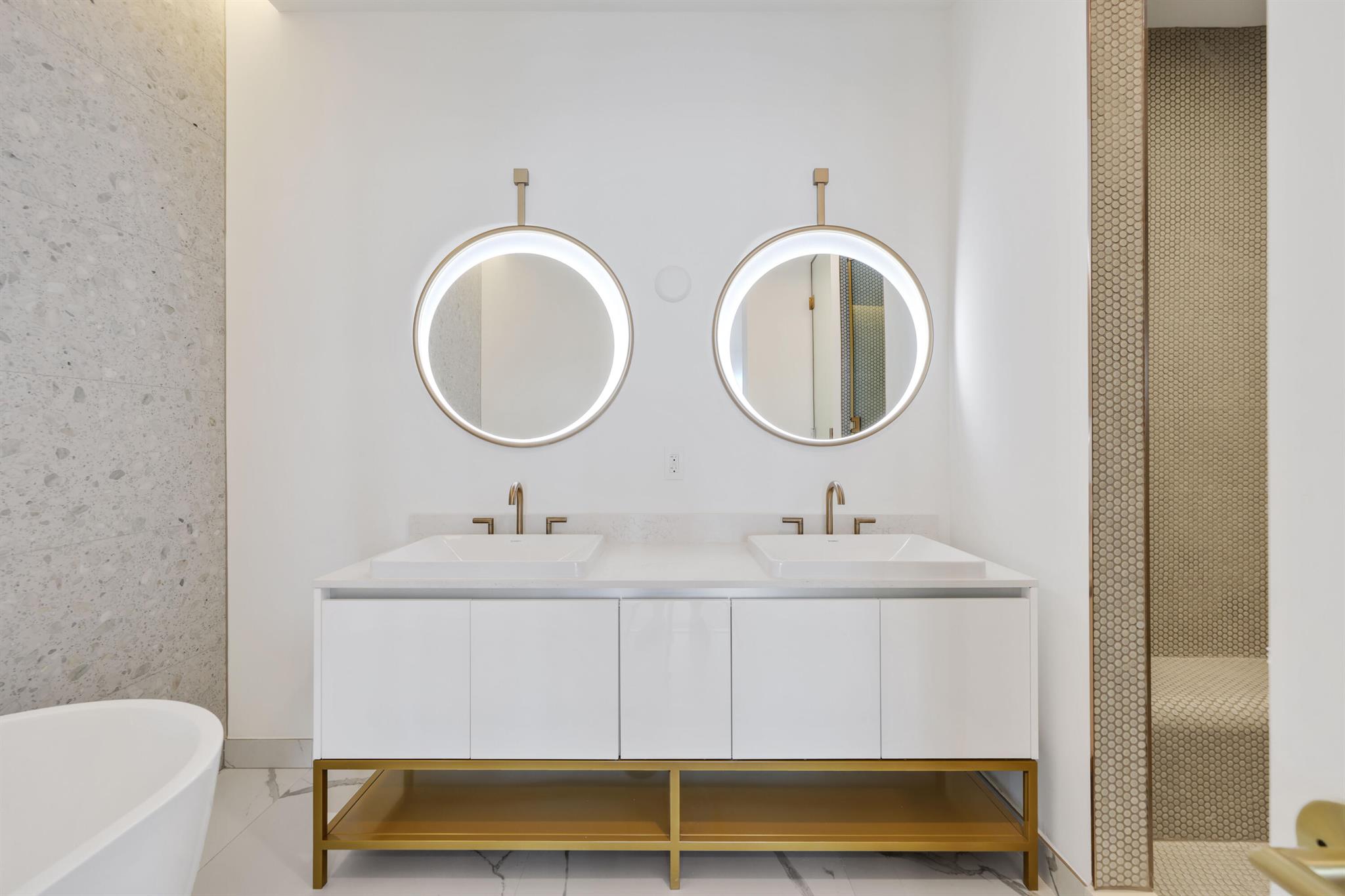 2655 S Bayshore Dr #902 Miami, FL 33133