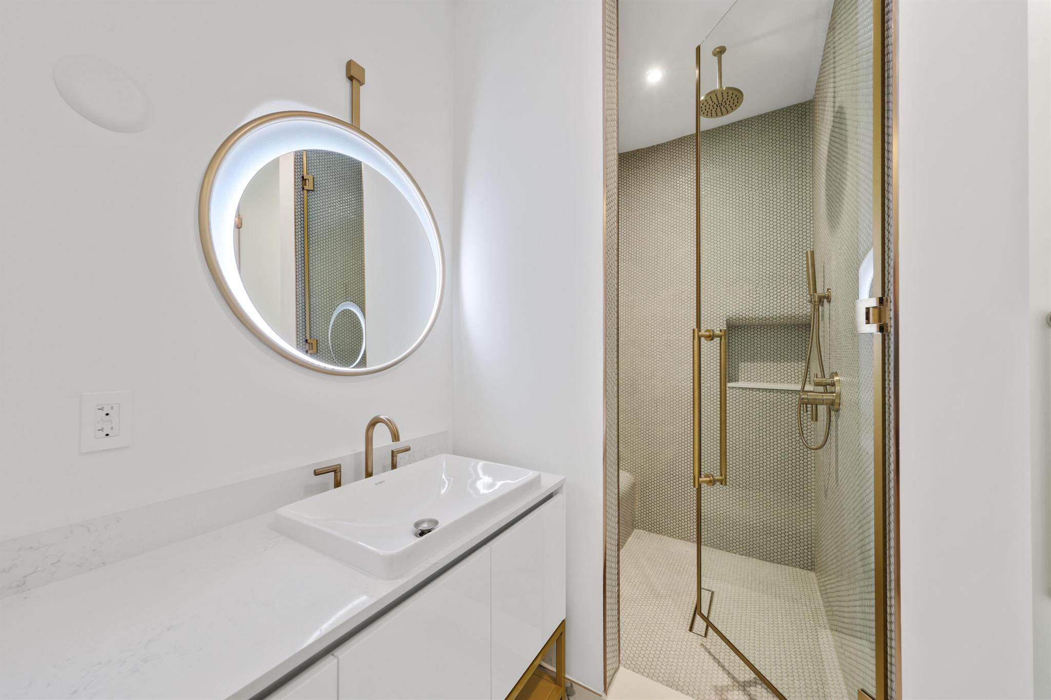 2655 S Bayshore Dr #902 Miami, FL 33133