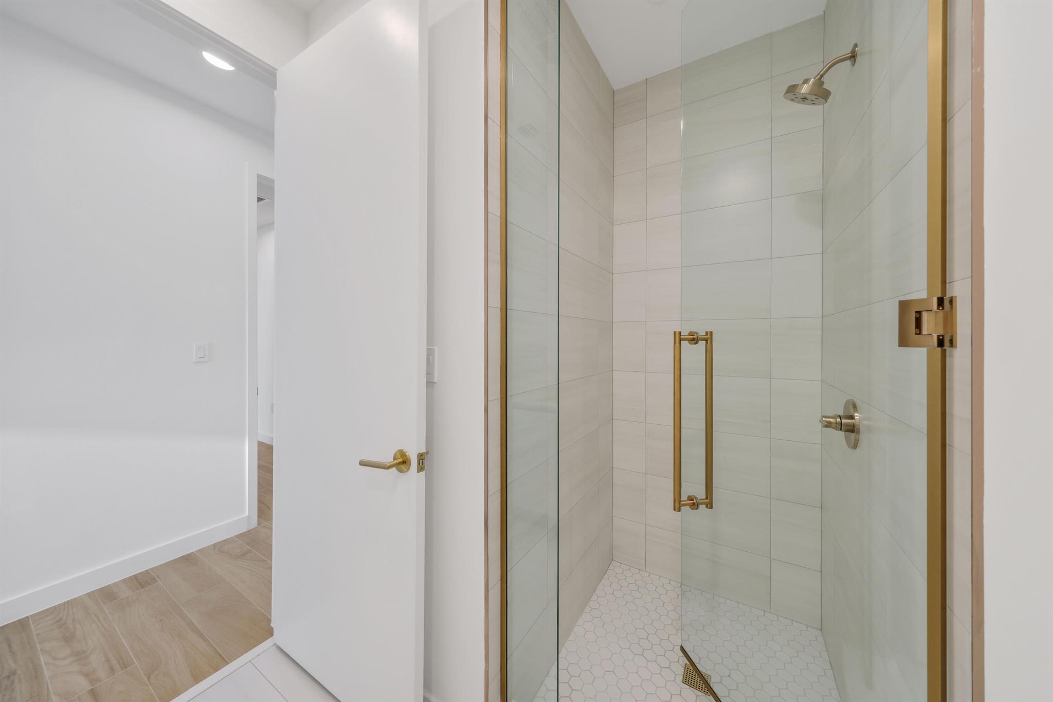 2655 S Bayshore Dr #902 Miami, FL 33133