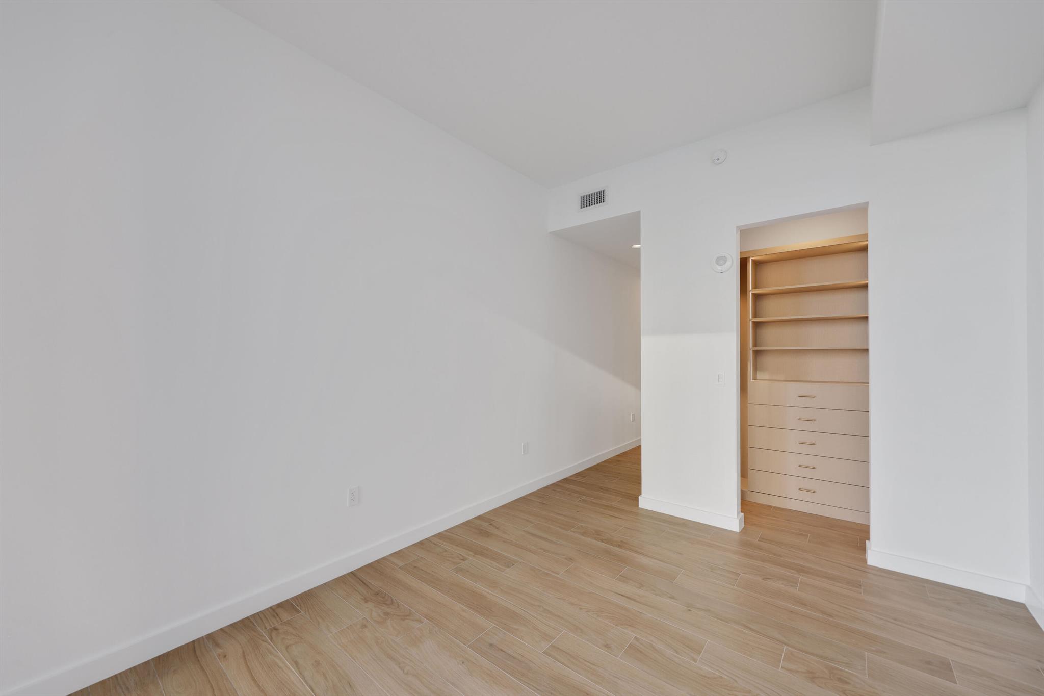 2655 S Bayshore Dr #902 Miami, FL 33133